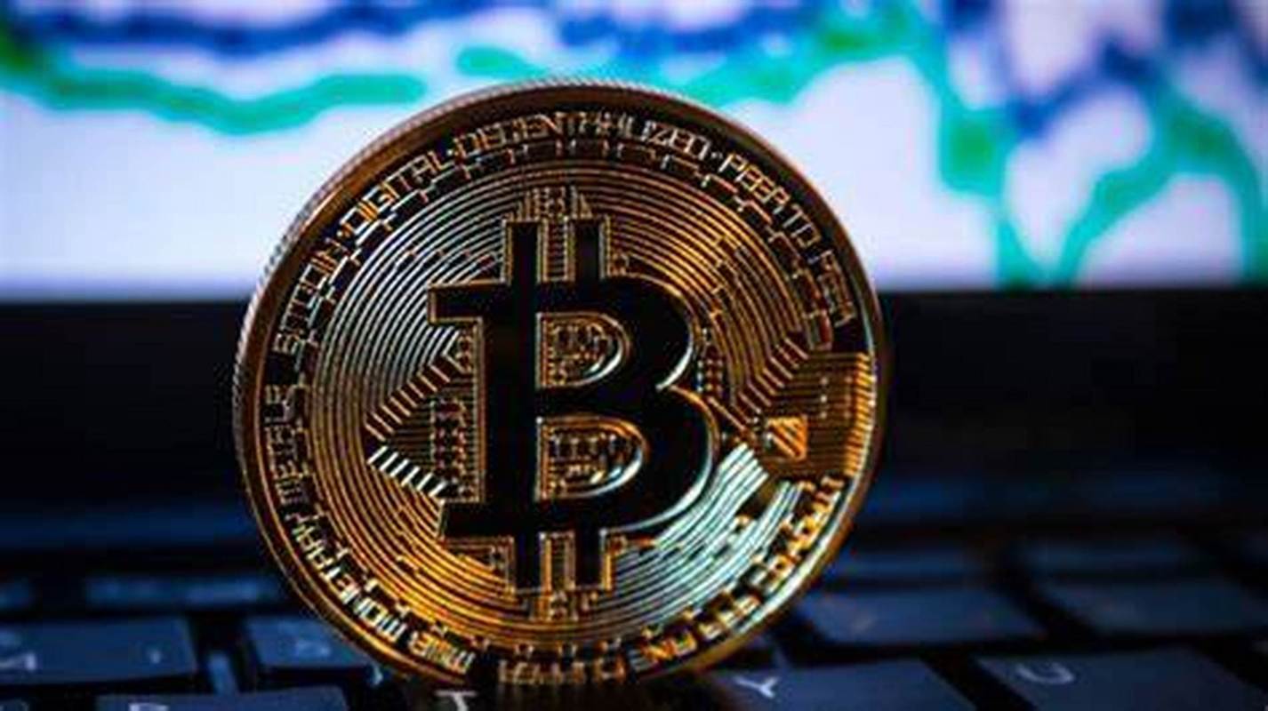 An advanced low-carbon mining machine designed for efficient Bitcoin extraction with minimal environmental impact